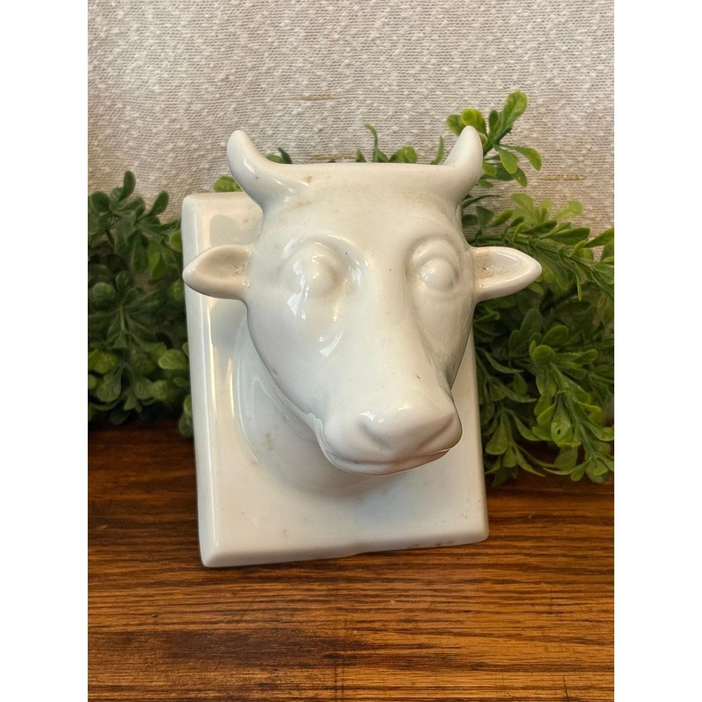 28E Vintage English Ceramic Cow Head Wall Hook Farmhouse